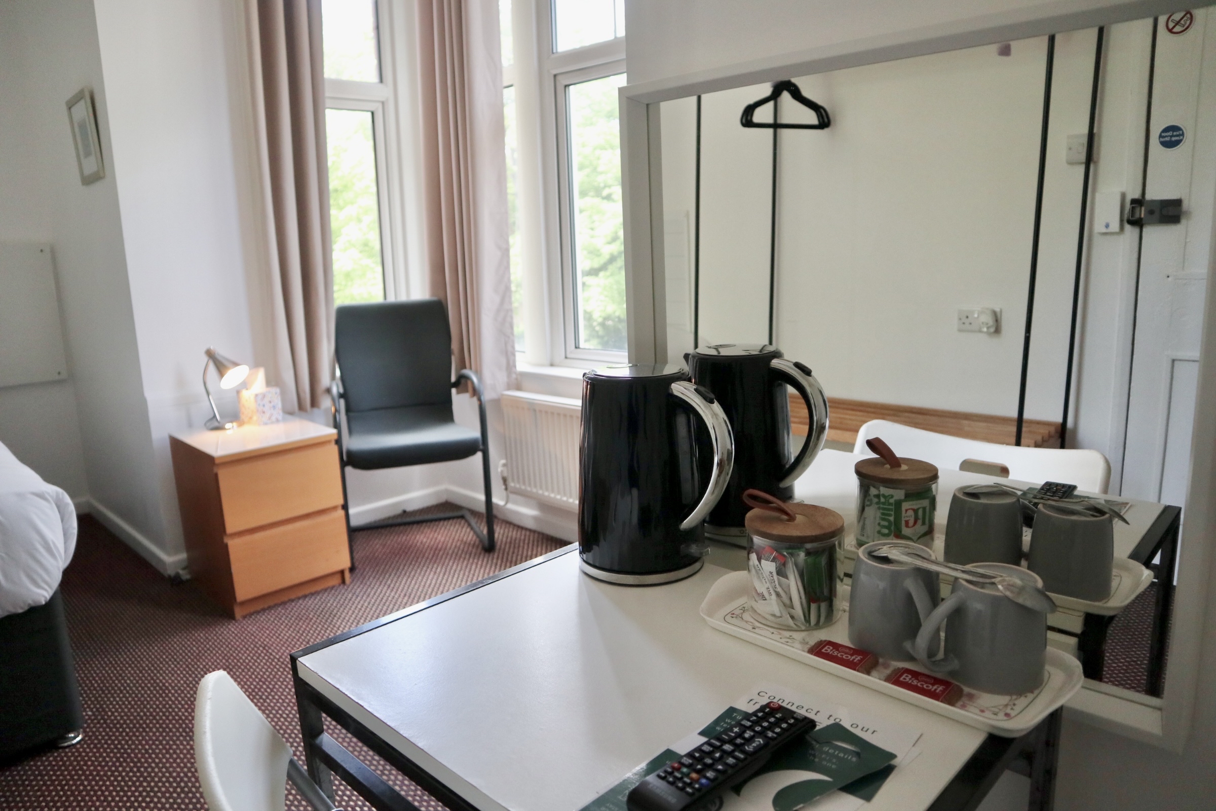 Double Ensuite Room thumbnail 3